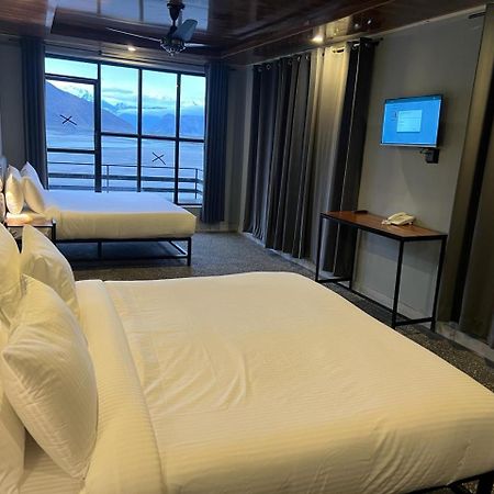 Eat And Read Hotel 스카르두 외부 사진