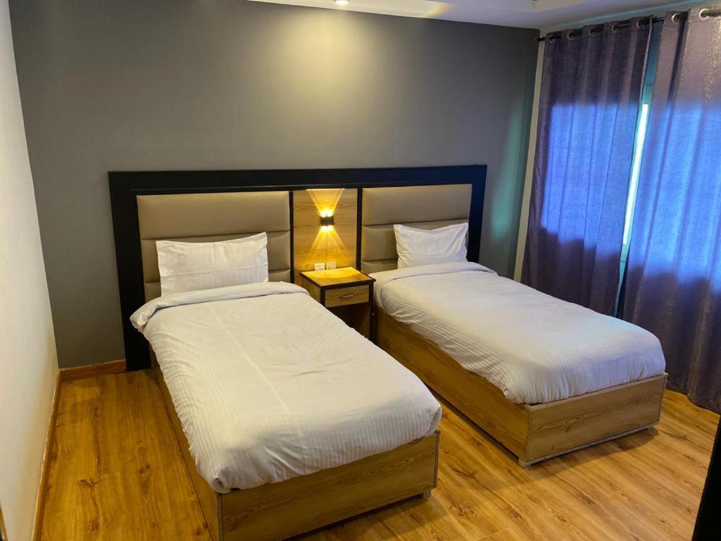 Eat And Read Hotel 스카르두 외부 사진